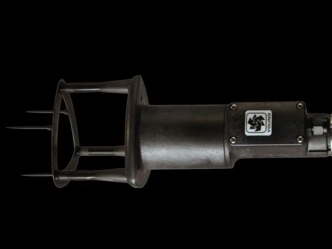 Czujnik anemometru wirowego z osłoną
